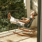 Chaise à bascule surprenante