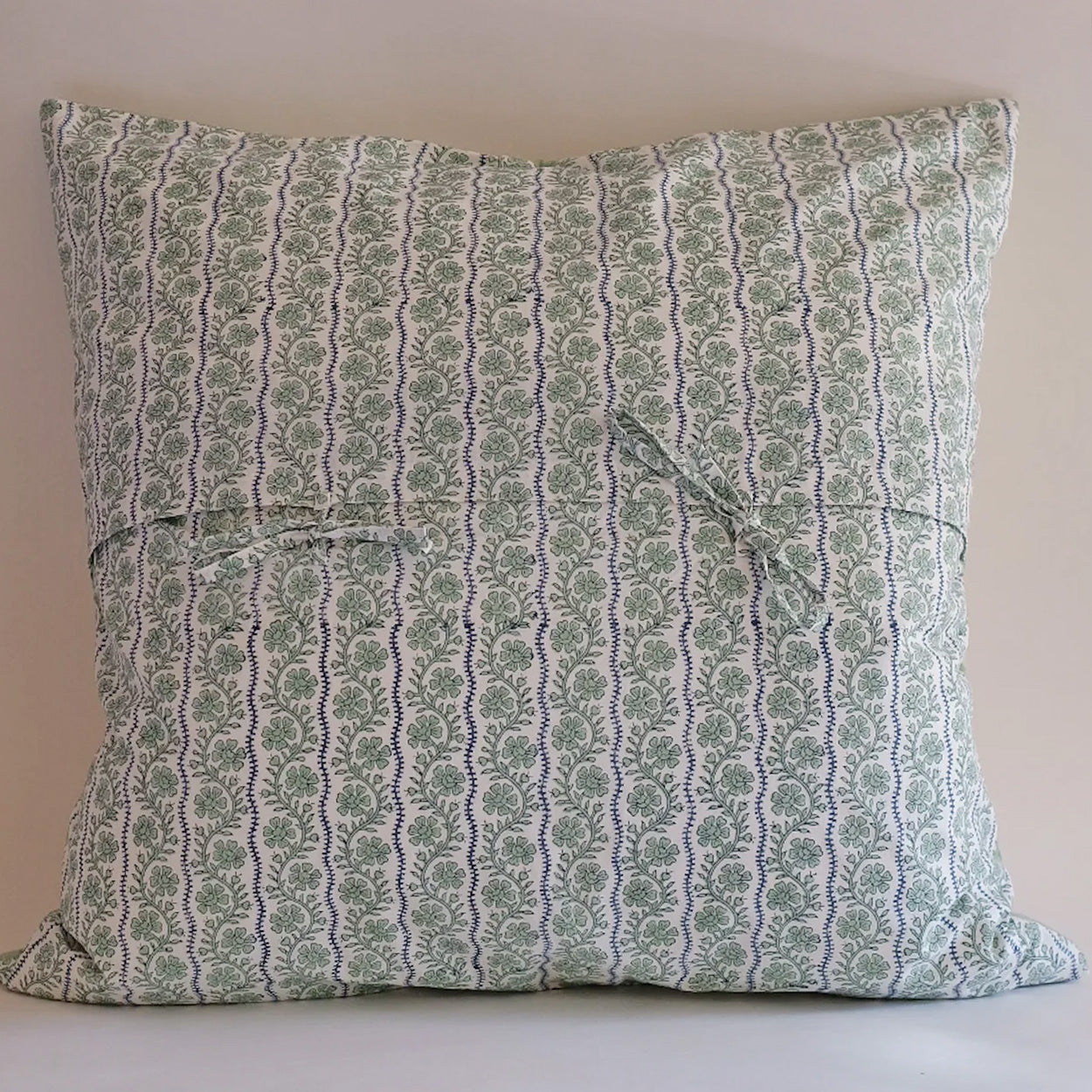 Housse de coussin matelassée rouge Babita