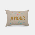 Coussin lombaire brodé beige Amour