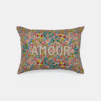 Coussin lombaire brodé multi-couleurs Amour