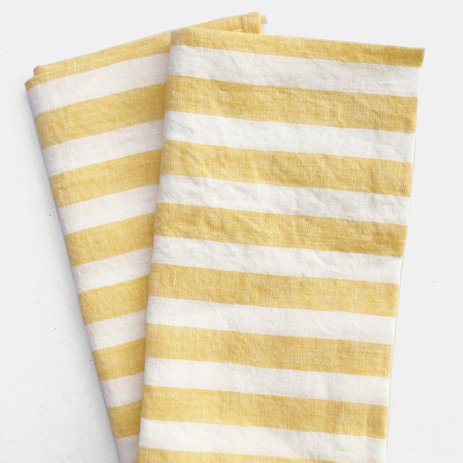 Serviette en lin à grandes rayures jaunes
