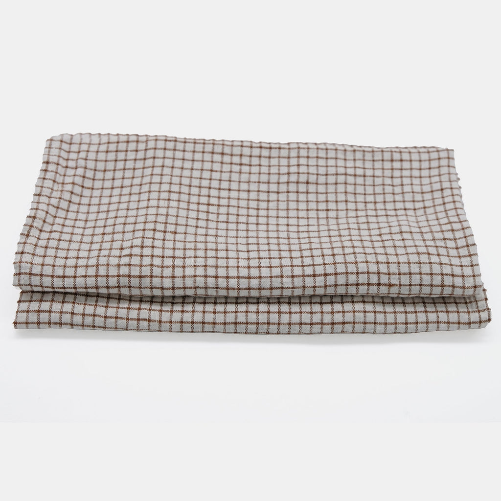 Serviette en lin à carreaux marron