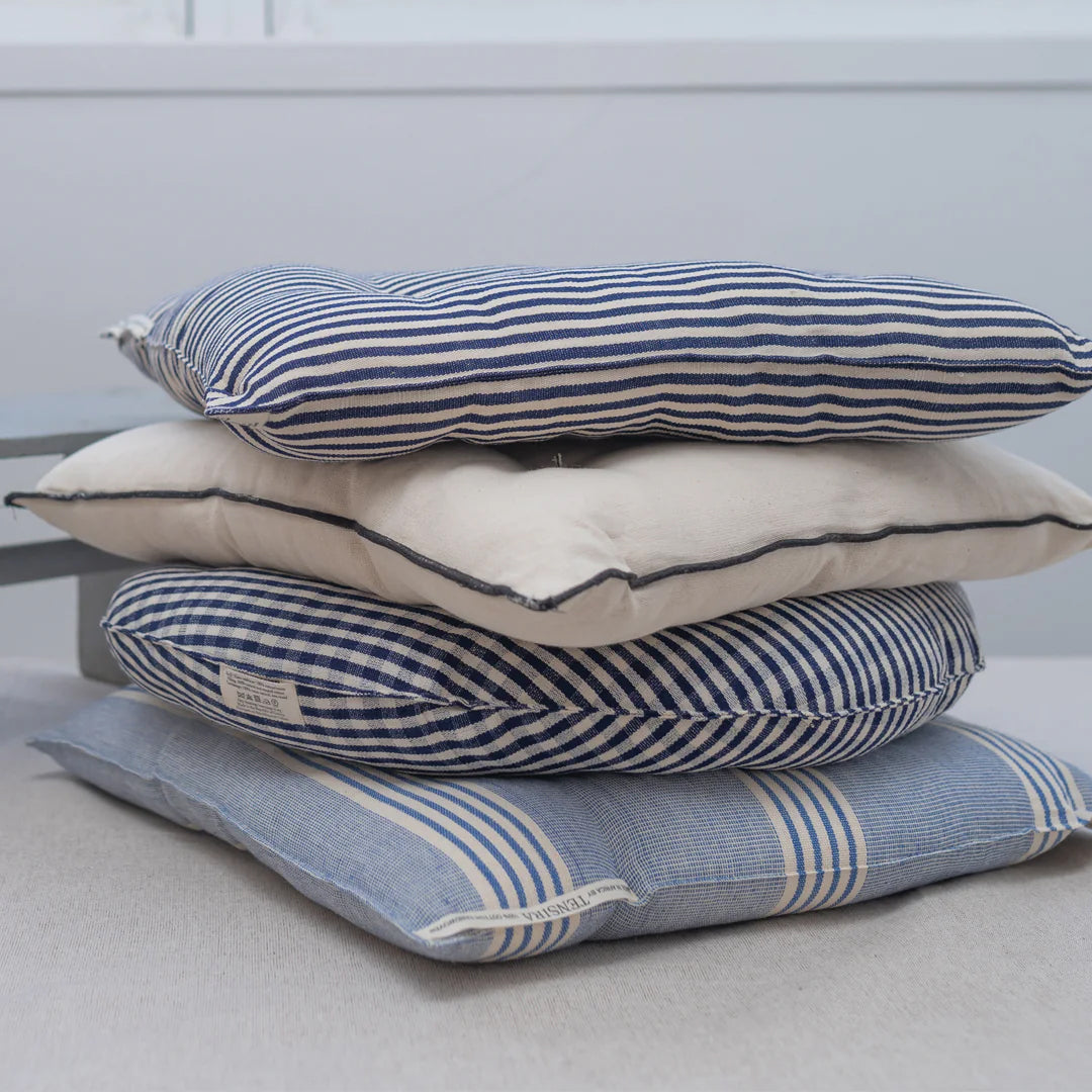Coussin de siège carré à fines rayures en denim