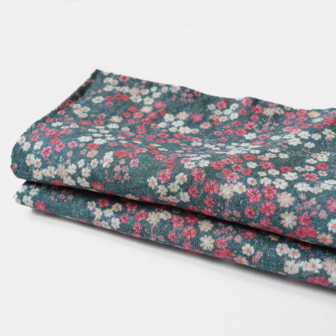 Serviette en lin à fleurs d'hiver