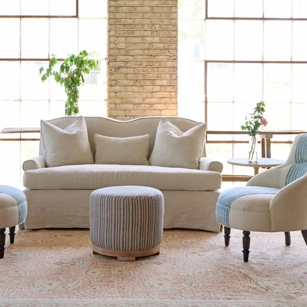 Causeuse Gilmore : fabriquée sur commande