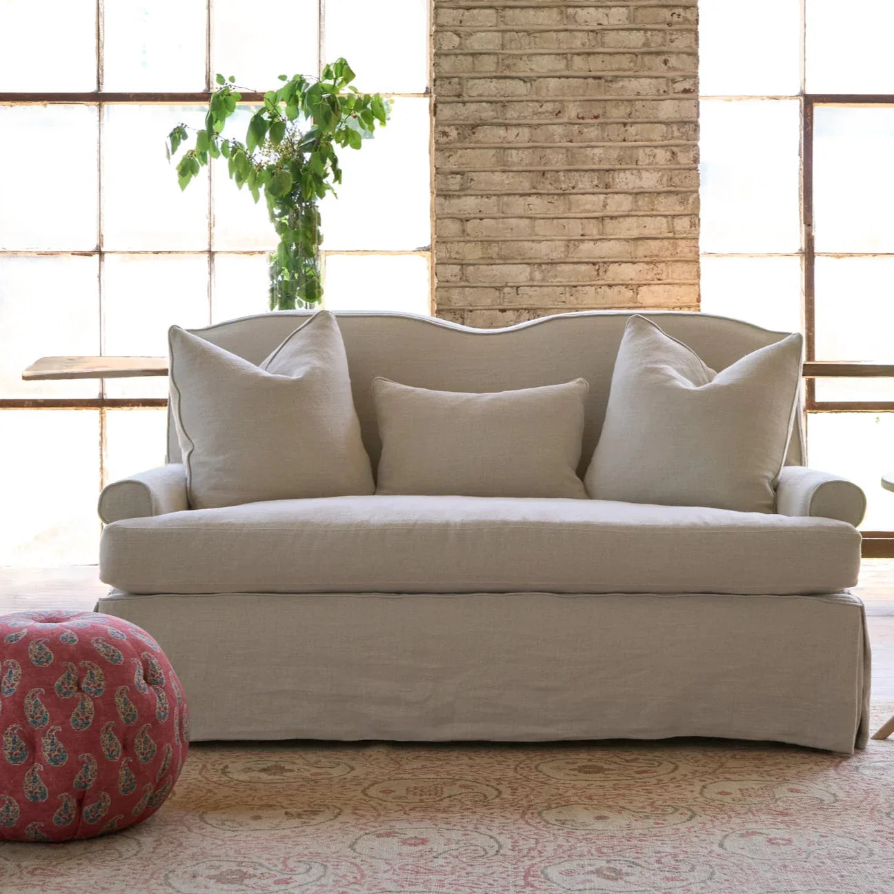Causeuse Gilmore : fabriquée sur commande
