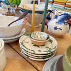 Assiette à dessert verte en verre éclaboussé