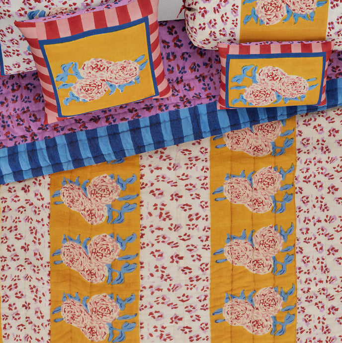 Couette dorée à rayures léopard