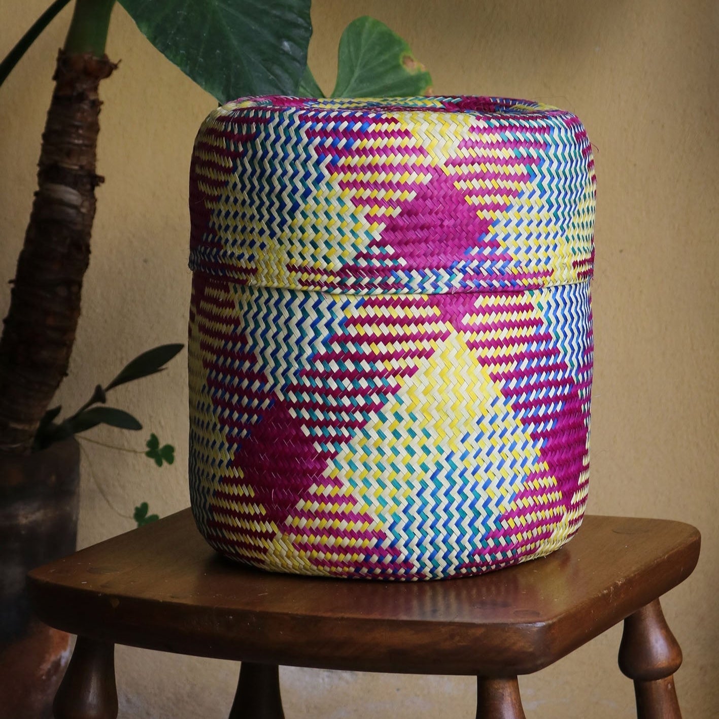 Grand panier à couvercle en tartan multicolore
