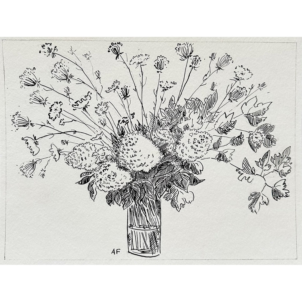 Hortensias et dentelle de la reine Anne dans un vase par Aislinn Forbes